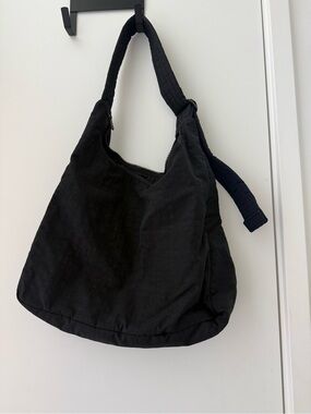 BAGGU Black Quilted Shoulder Bag